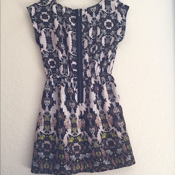 Dress - Picture 2 of 4